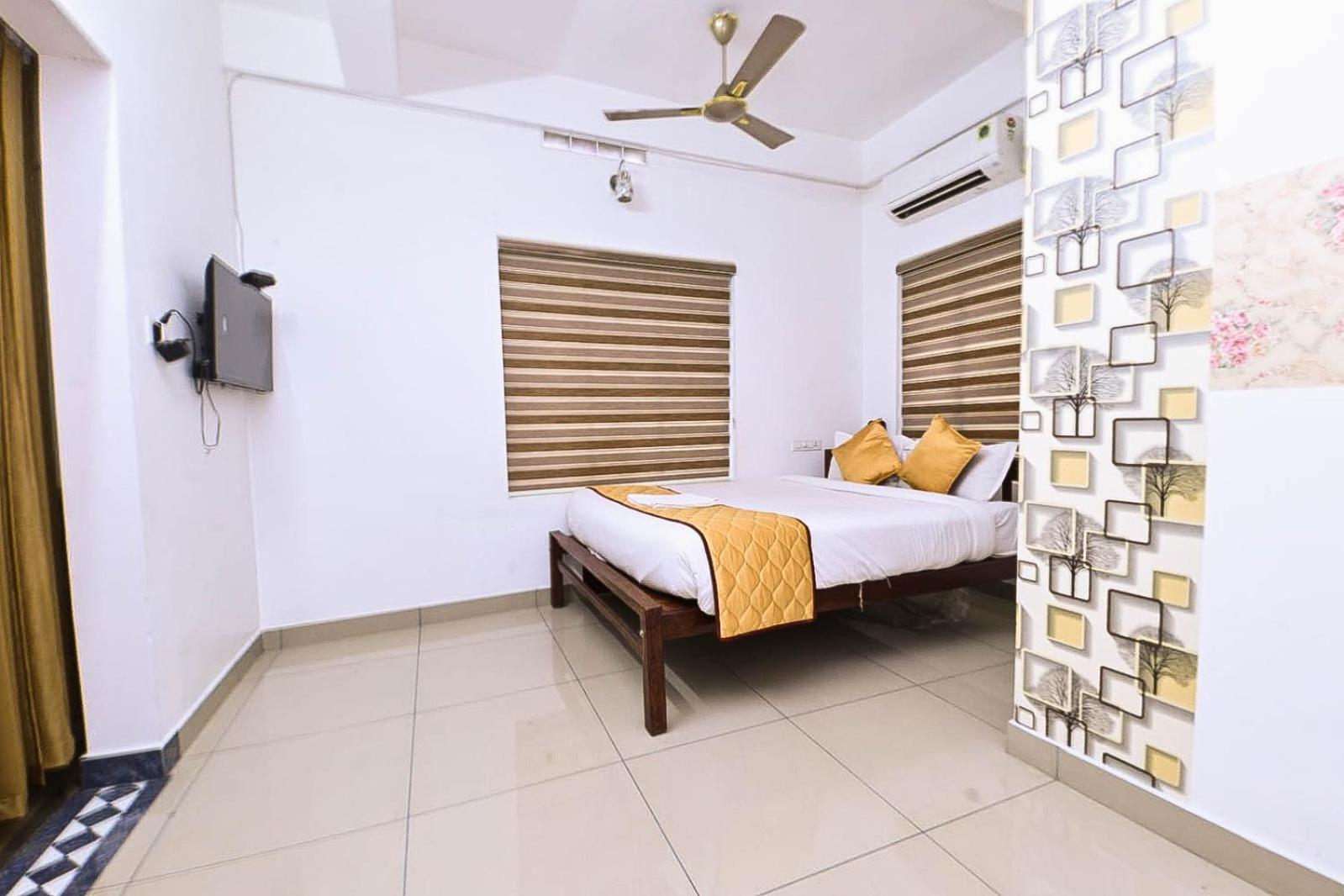 Nirupama,Hotel Aluva 700 Mtr From Aluva Railway Station Alwaye Exterior photo